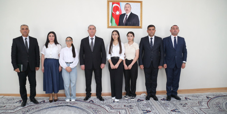 Hacıqabul rayonu üzrə yüksək balla ali təhsil müəssisələrinə qəbul olan tələbələrlə görüş keçirildi.